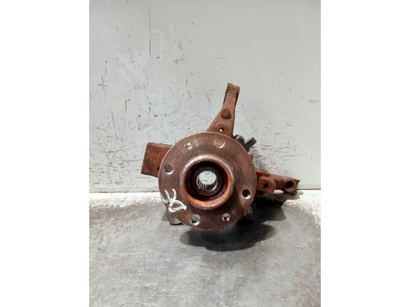 Recambio de mangueta delantera derecha para dacia sandero podium referencia OEM IAM   