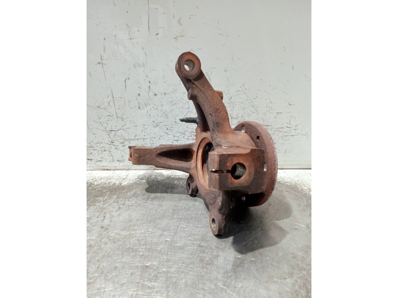 Recambio de mangueta delantera derecha para dacia sandero podium referencia OEM IAM   