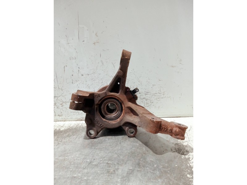 Recambio de mangueta delantera izquierda para dacia sandero podium referencia OEM IAM   