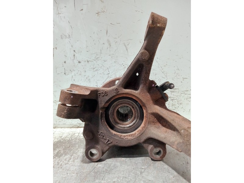 Recambio de mangueta delantera izquierda para dacia sandero podium referencia OEM IAM   