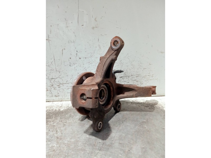 Recambio de mangueta delantera izquierda para dacia sandero podium referencia OEM IAM   