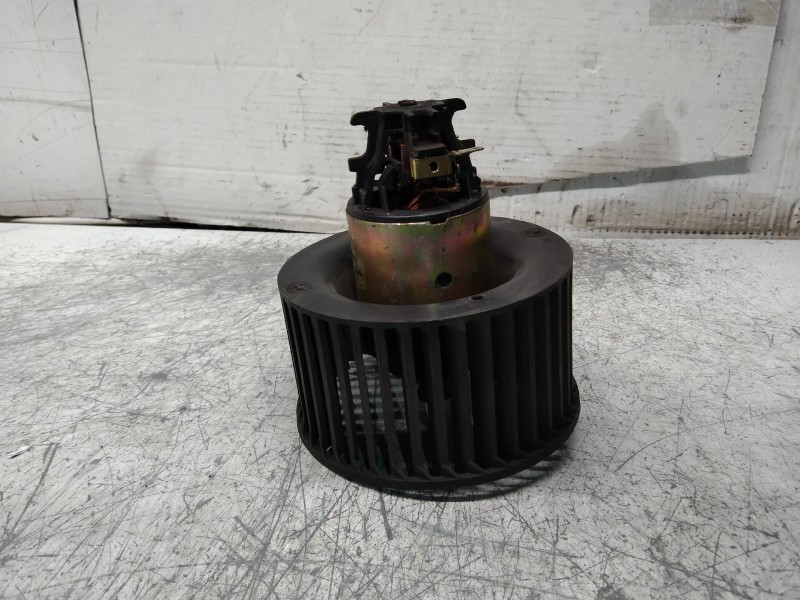 Recambio de motor calefaccion para citroen bx berlina 14 re classic referencia OEM IAM 827821B  