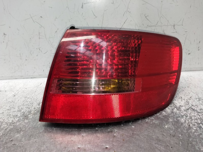 Recambio de piloto trasero derecho para audi a6 avant (4f5) referencia OEM IAM 4F9945096  