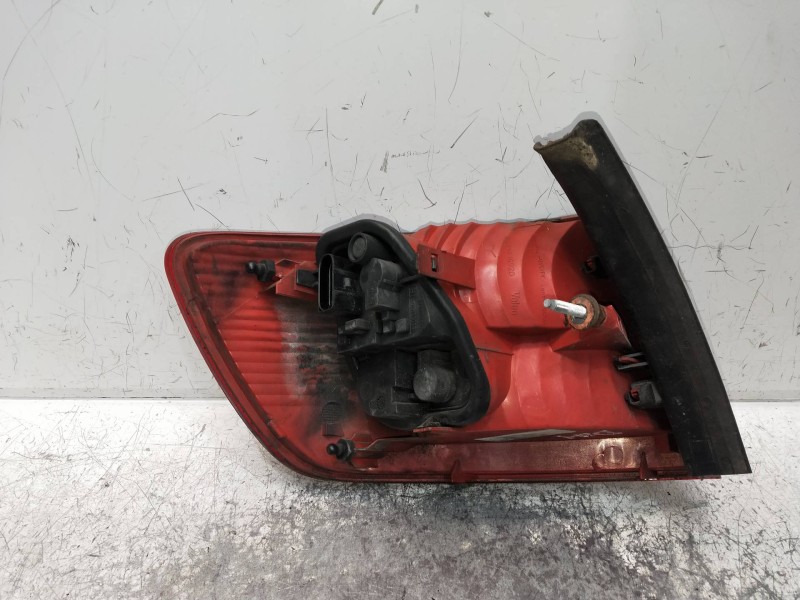 Recambio de piloto trasero derecho para audi a6 avant (4f5) referencia OEM IAM 4F9945096  