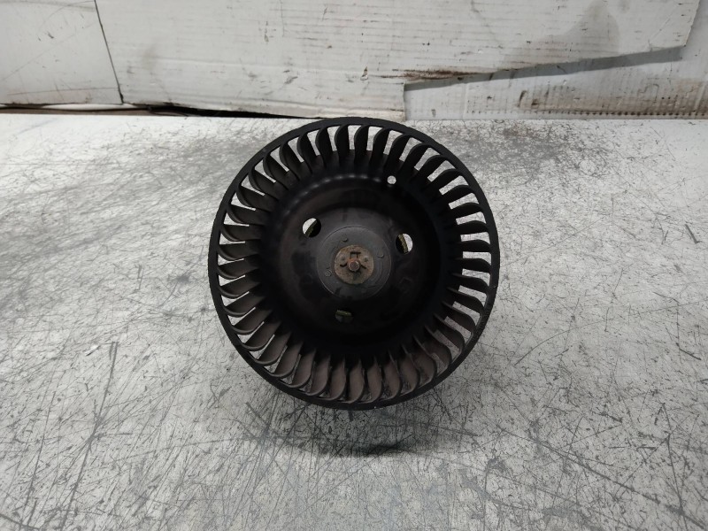 Recambio de motor calefaccion para citroen bx berlina 14 re classic referencia OEM IAM 827821B  