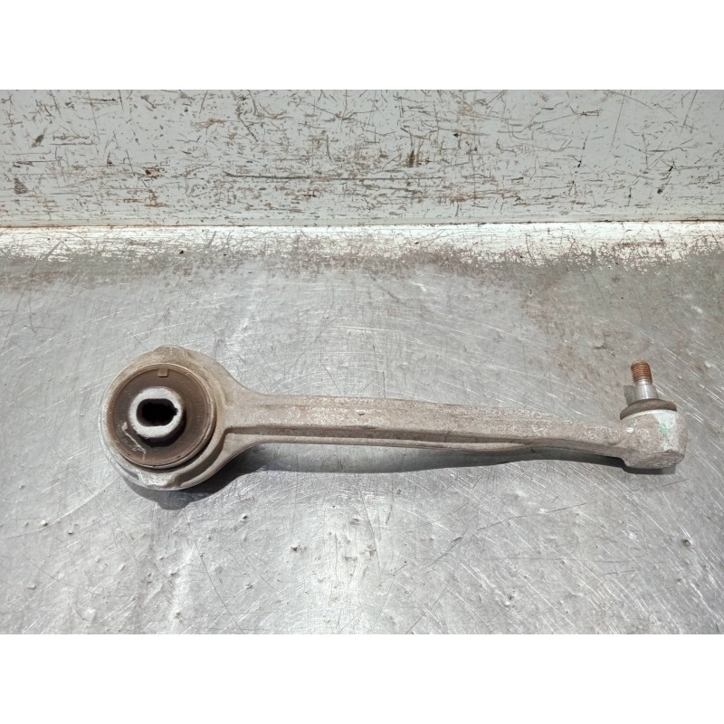 Recambio de brazo suspension inferior delantero izquierdo para mercedes clase c (w203) berlina referencia OEM IAM 20304L  