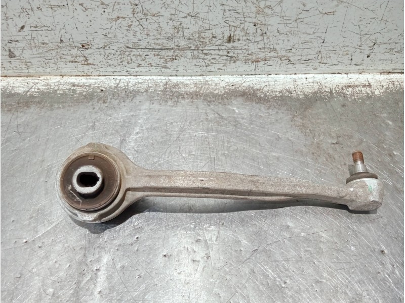Recambio de brazo suspension inferior delantero izquierdo para mercedes clase c (w203) berlina referencia OEM IAM 20304L  