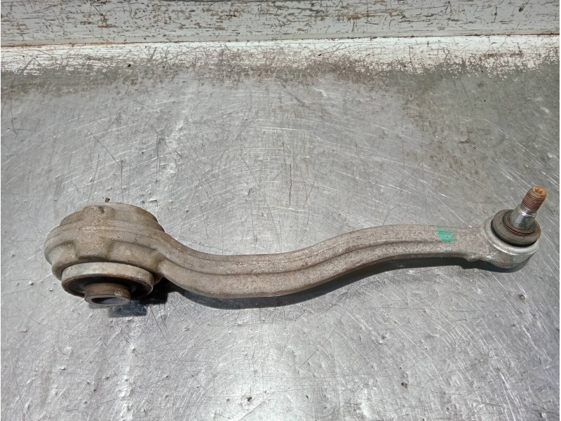 Recambio de brazo suspension inferior delantero izquierdo para mercedes clase c (w203) berlina referencia OEM IAM 20304L  