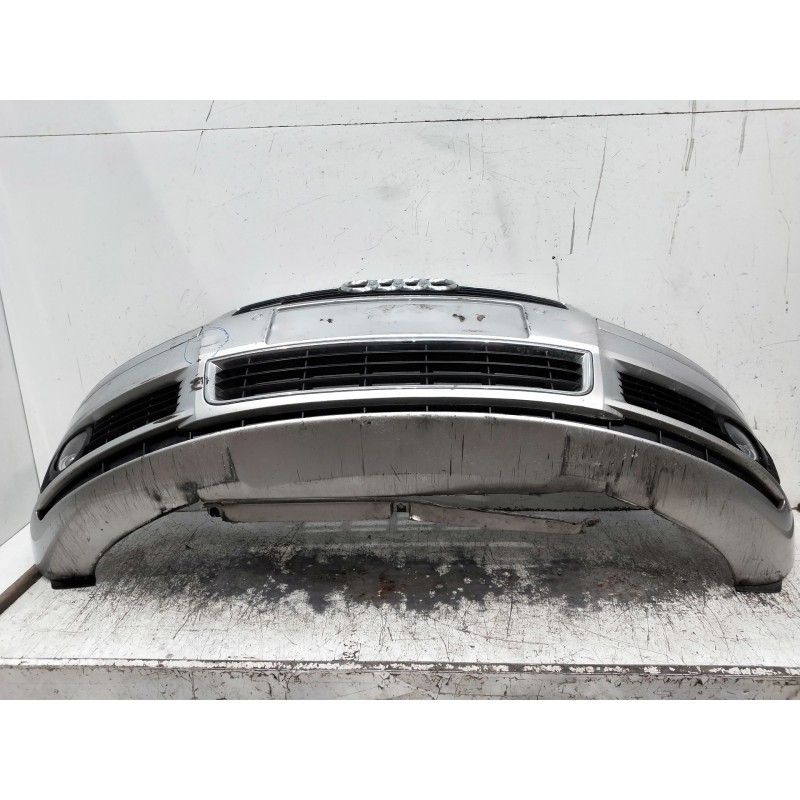 Recambio de paragolpes delantero para audi a8 (4e2) 4.2 quattro referencia OEM IAM  OJO VER FOTOS PLÁSTICO SUPERIOR DE LA REJILL