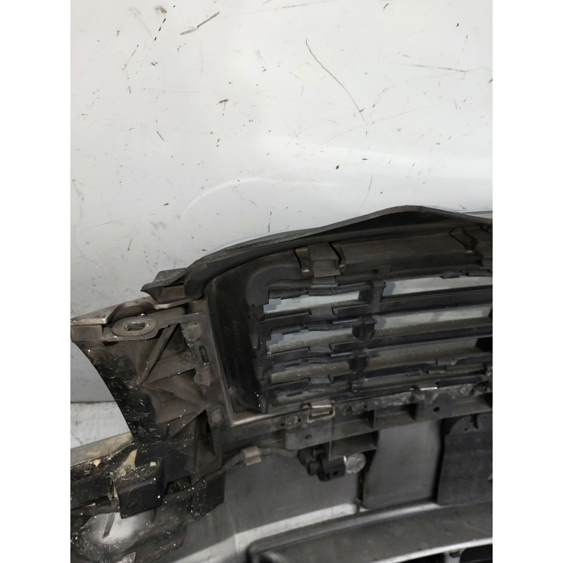Recambio de paragolpes delantero para audi a8 (4e2) 4.2 quattro referencia OEM IAM  OJO VER FOTOS PLÁSTICO SUPERIOR DE LA REJILL