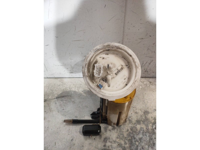 Recambio de bomba combustible para bmw serie 5 berlina (e60) 520d referencia OEM IAM 0580303013 6765848 