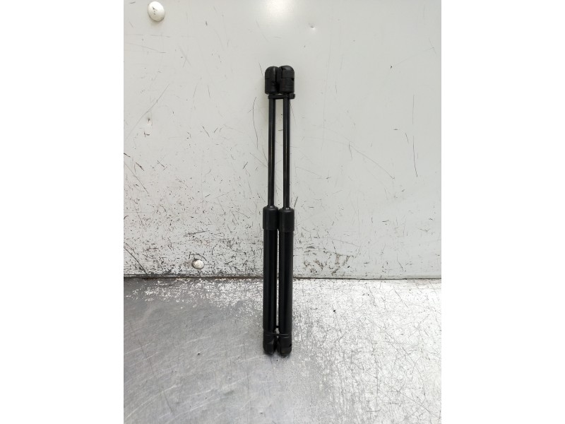 Recambio de amortiguadores capo para omoda omoda5 referencia OEM IAM 554001727AA  