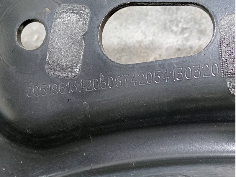 Recambio de brazo suspension inferior delantero izquierdo para jeep renegade limited referencia OEM IAM 00519613420  