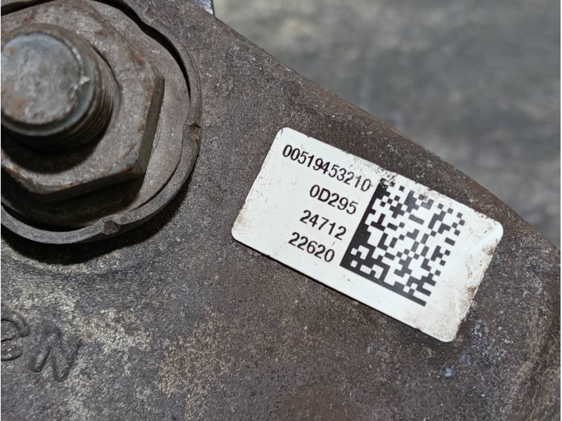 Recambio de brazo suspension inferior delantero izquierdo para jeep renegade limited referencia OEM IAM 00519613420  