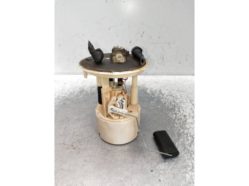 Recambio de bomba combustible para smart roadster referencia OEM IAM 0010690V004 1251150 09750029905