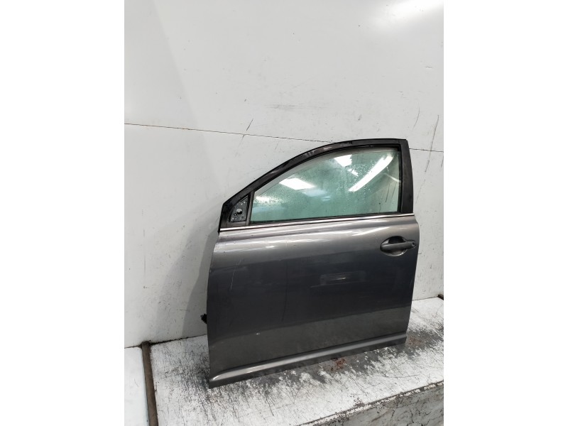 Recambio de puerta delantera izquierda para toyota avensis berlina (t25) referencia OEM IAM   4P