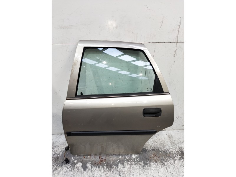 Recambio de puerta trasera izquierda para opel vectra b berlina referencia OEM IAM   4P