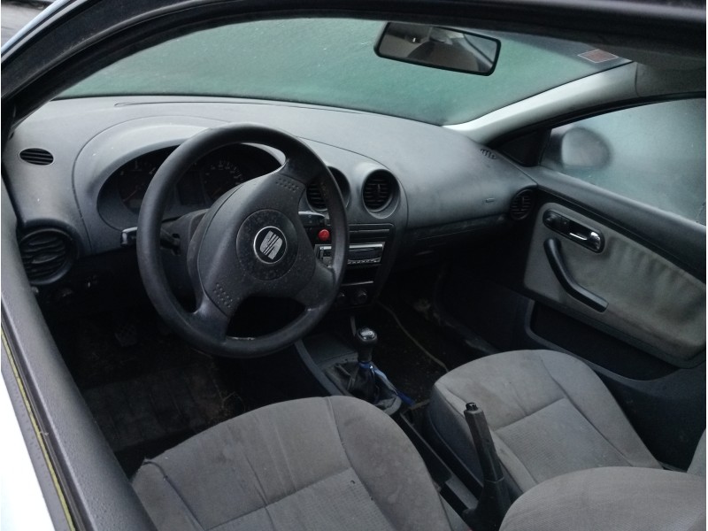 seat ibiza (6l1) del año 2003