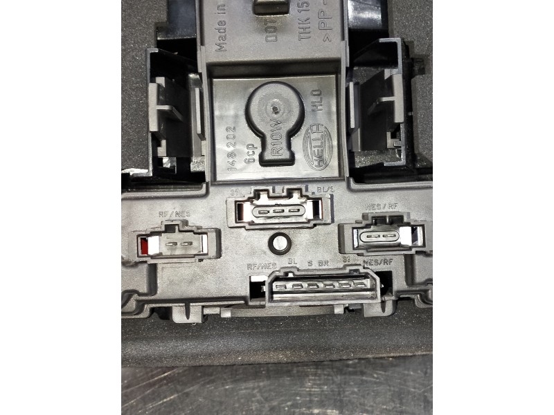 Recambio de piloto trasero derecho para volkswagen golf iv berlina (1j1) referencia OEM IAM 1J6945112S  