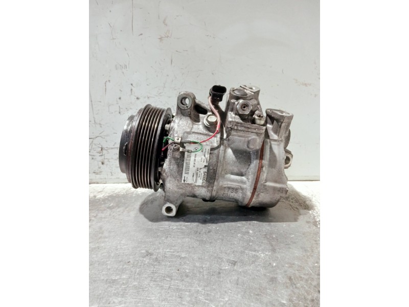 Recambio de compresor aire acondicionado para mercedes clase c (w205) lim. referencia OEM IAM A0008304400  