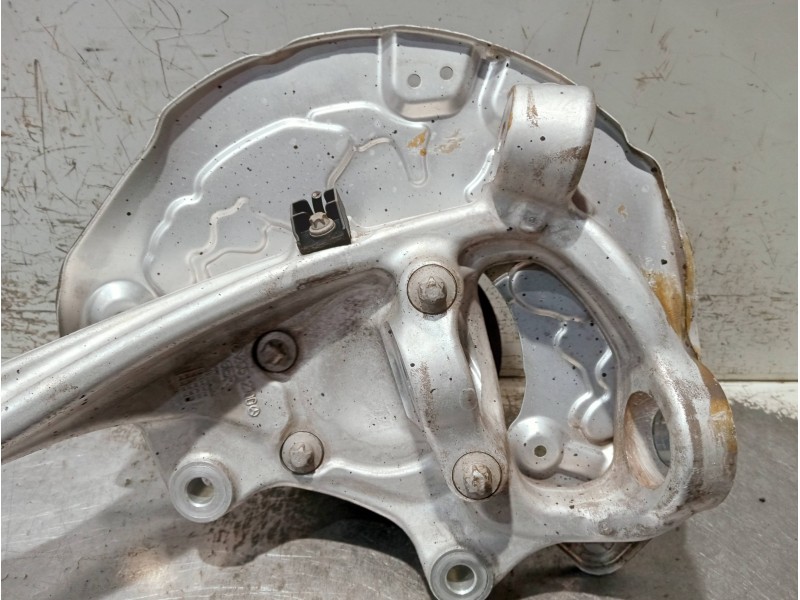 Recambio de mangueta delantera izquierda para mercedes clase c (w205) lim. referencia OEM IAM 2052100  