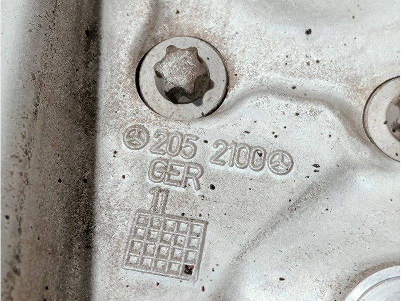 Recambio de mangueta delantera izquierda para mercedes clase c (w205) lim. referencia OEM IAM 2052100  