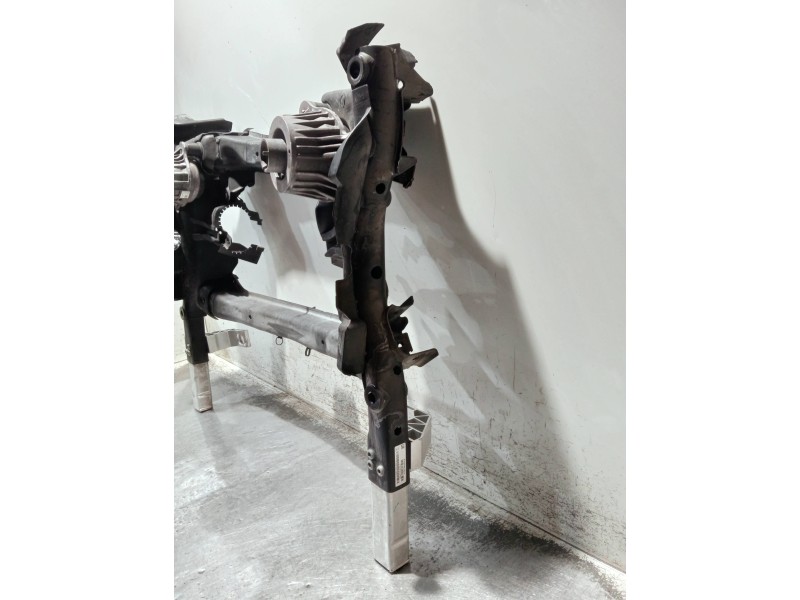 Recambio de puente delantero para mercedes clase c (w205) lim. referencia OEM IAM A2056280057  CUNA