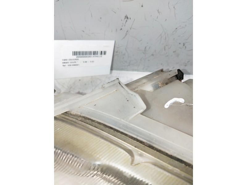 Recambio de faro izquierdo para smart coupe referencia OEM IAM 0301088301 609962 VER FOTOS PATILLAS ROTAS