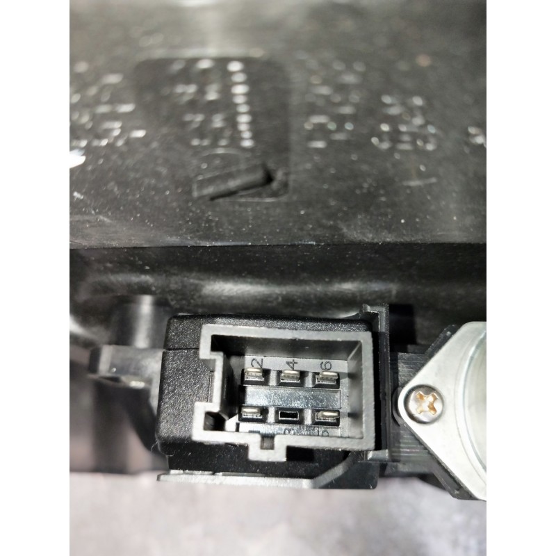 Recambio de elevalunas trasero izquierdo para mercedes clase c (w205) lim. referencia OEM IAM A2055409206 A2057300179 A205723031