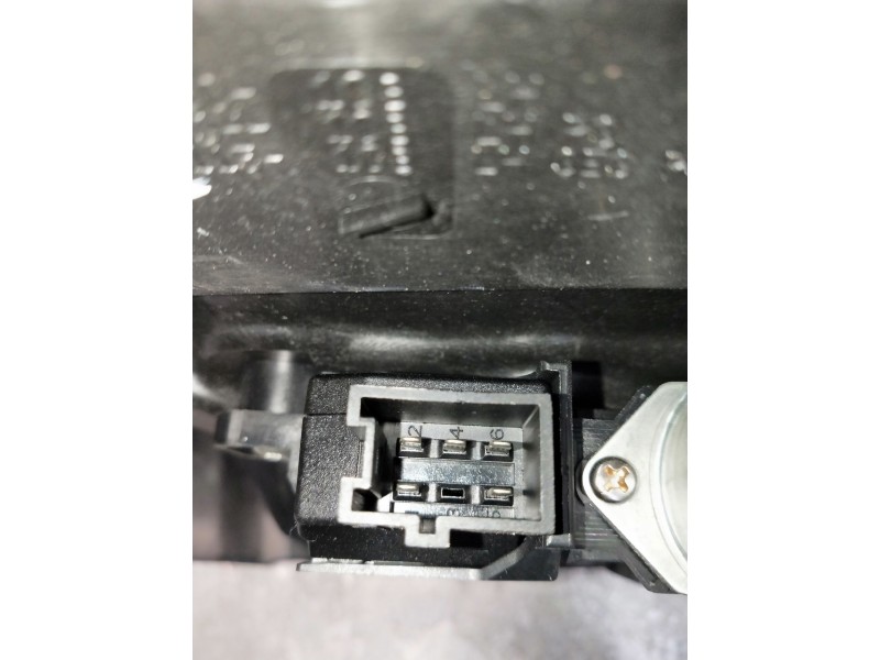 Recambio de elevalunas trasero izquierdo para mercedes clase c (w205) lim. referencia OEM IAM A2055409206 A2057300179 A205723031