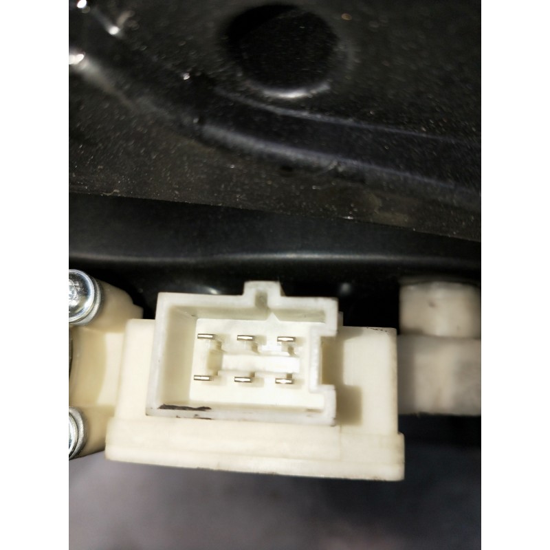 Recambio de elevalunas delantero izquierdo para mercedes clase c (w205) lim. referencia OEM IAM A2057220170 A2057230314 A2057230