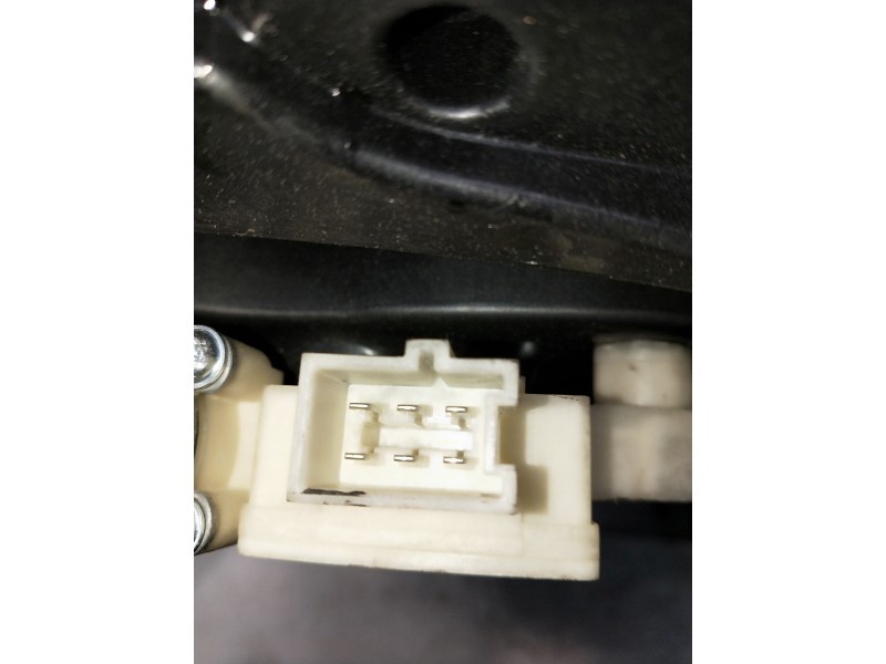 Recambio de elevalunas delantero izquierdo para mercedes clase c (w205) lim. referencia OEM IAM A2057220170 A2057230314 A2057230