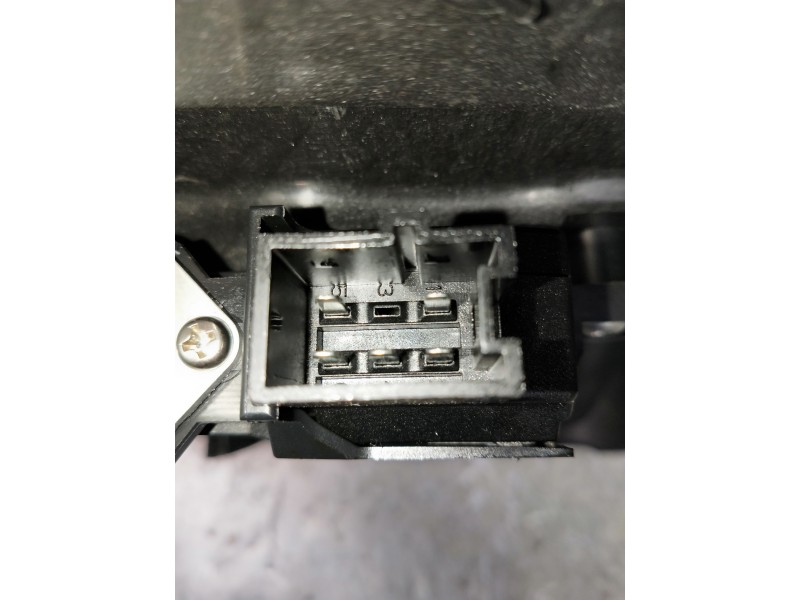 Recambio de elevalunas trasero derecho para mercedes clase c (w205) lim. referencia OEM IAM A2055409206 A2057300279 A2057230414 