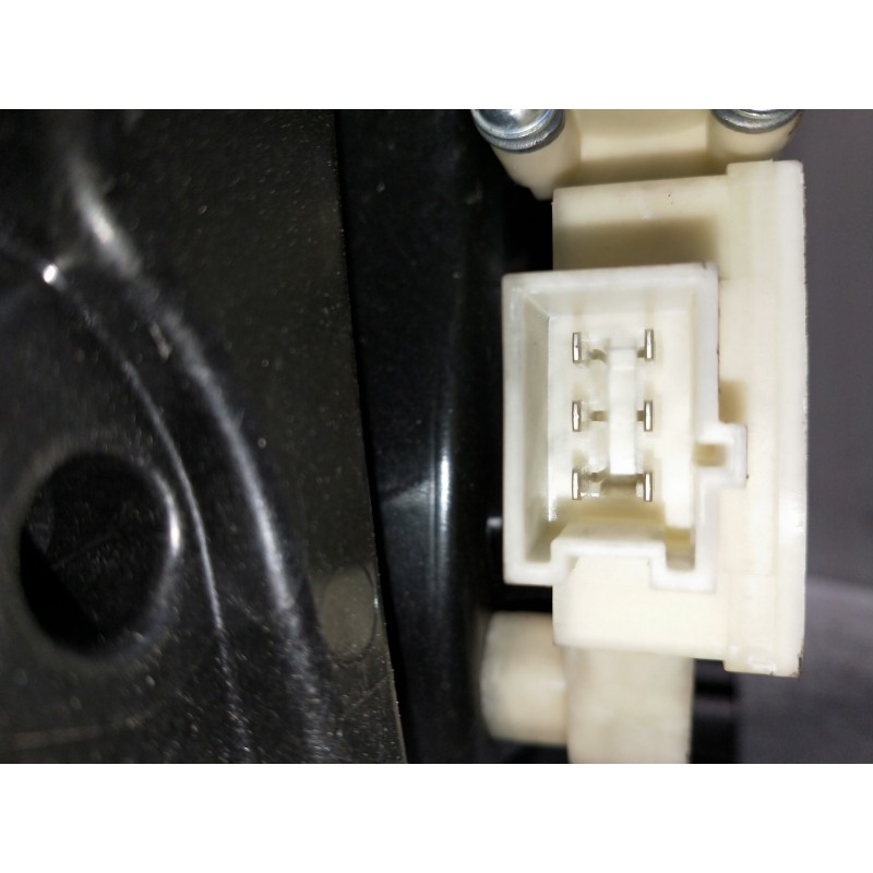 Recambio de elevalunas delantero derecho para mercedes clase c (w205) lim. referencia OEM IAM A2055408306 A2057230414 A205723023