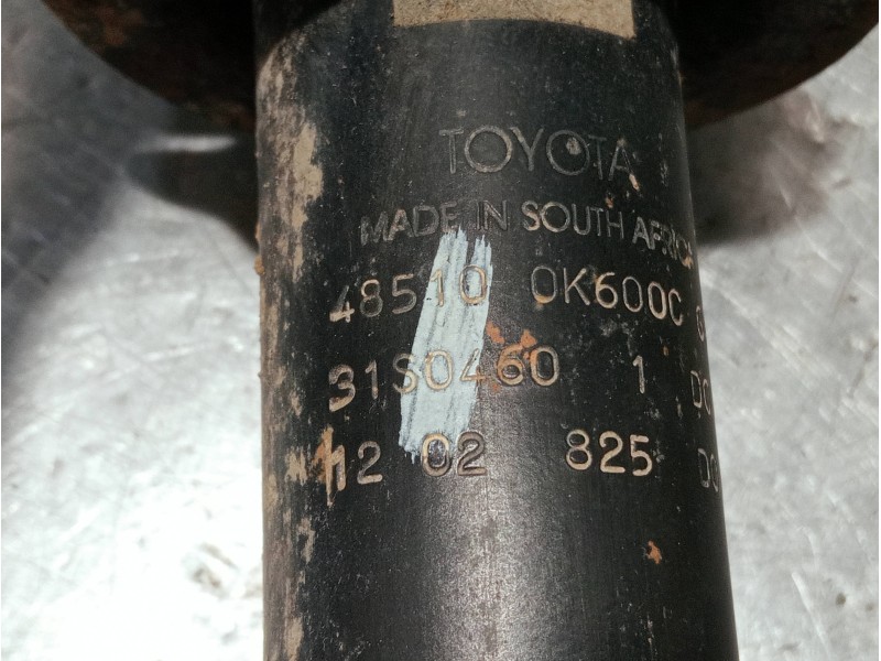 Recambio de amortiguador delantero derecho para toyota hilux (kun) referencia OEM IAM 485100K600C  