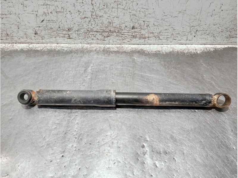 Recambio de amortiguador trasero derecho para toyota hilux (kun) referencia OEM IAM   