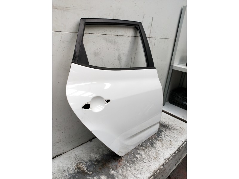 Recambio de puerta trasera derecha para hyundai ix20 referencia OEM IAM   5P