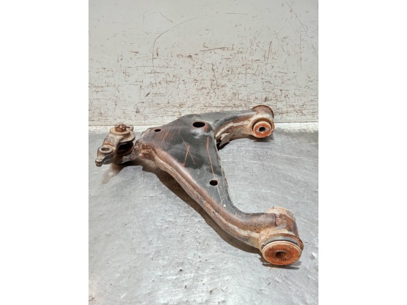 Recambio de brazo suspension inferior delantero izquierdo para toyota hilux (kun) referencia OEM IAM   