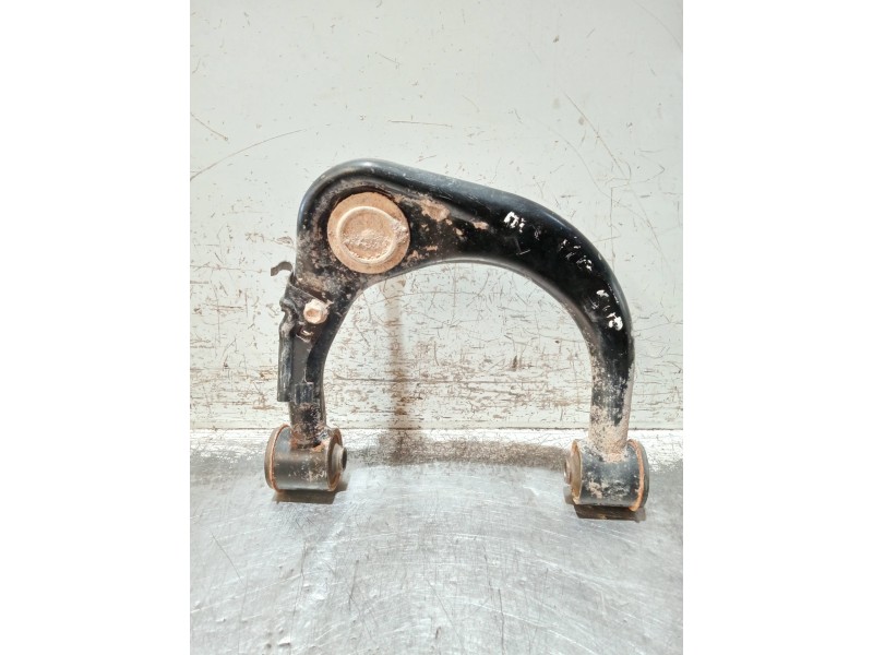 Recambio de brazo suspension superior delantero izquierdo para toyota hilux (kun) referencia OEM IAM   