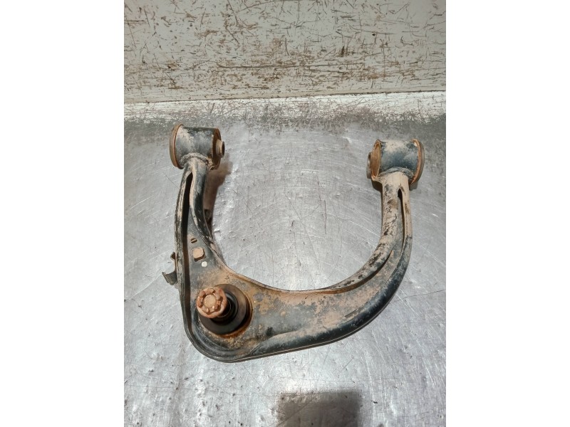 Recambio de brazo suspension superior delantero izquierdo para toyota hilux (kun) referencia OEM IAM   