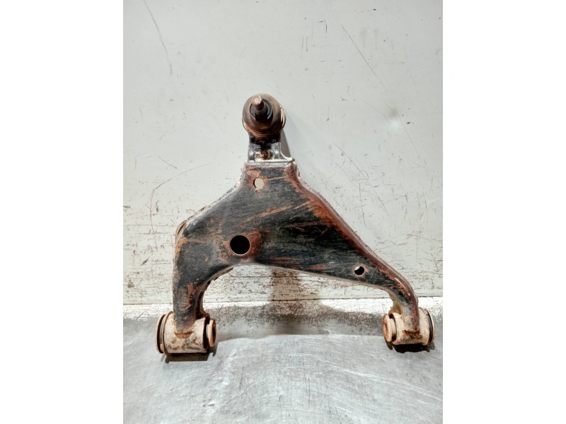 Recambio de brazo suspension inferior delantero derecho para toyota hilux (kun) referencia OEM IAM   
