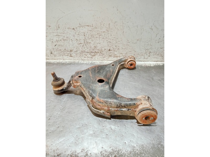Recambio de brazo suspension inferior delantero derecho para toyota hilux (kun) referencia OEM IAM   