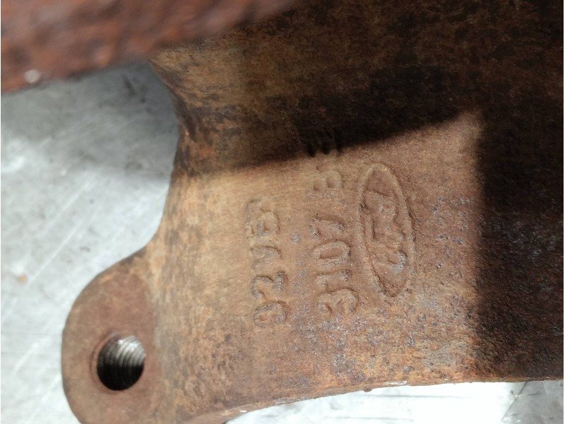 Recambio de mangueta delantera derecha para ford transit, combi 1995 referencia OEM IAM 92VB3107  