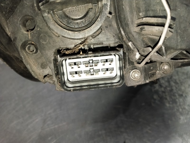 Recambio de faro izquierdo para volvo v50 familiar referencia OEM IAM 0301198273 30698889 