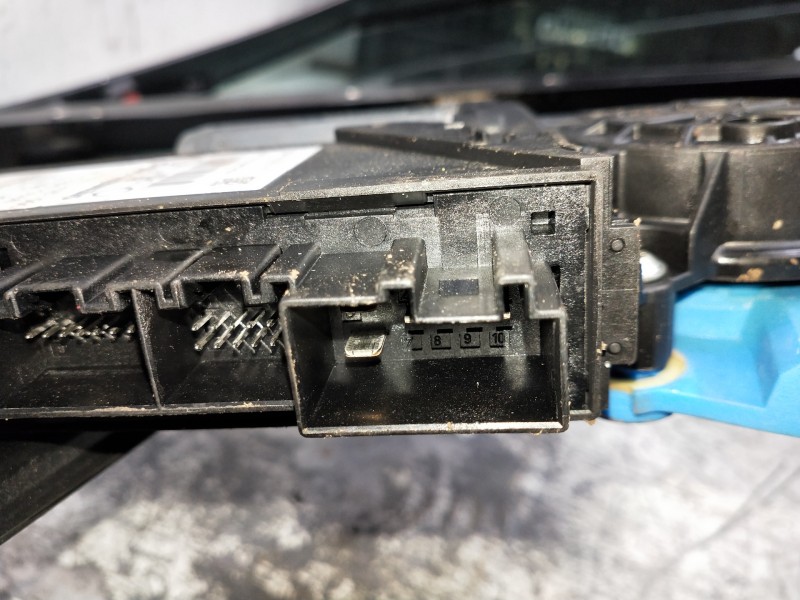 Recambio de elevalunas delantero derecho para audi a2 (8z) referencia OEM IAM 8Z0887754C 8Z1595802A  Recambio de elevalunas delantero derecho para audi a2 (8z) referencia OEM IAM 8Z0887754C 8Z1595802A