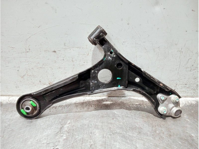 Recambio de brazo suspension inferior delantero izquierdo para omoda omoda5 referencia OEM IAM 202002561AA  