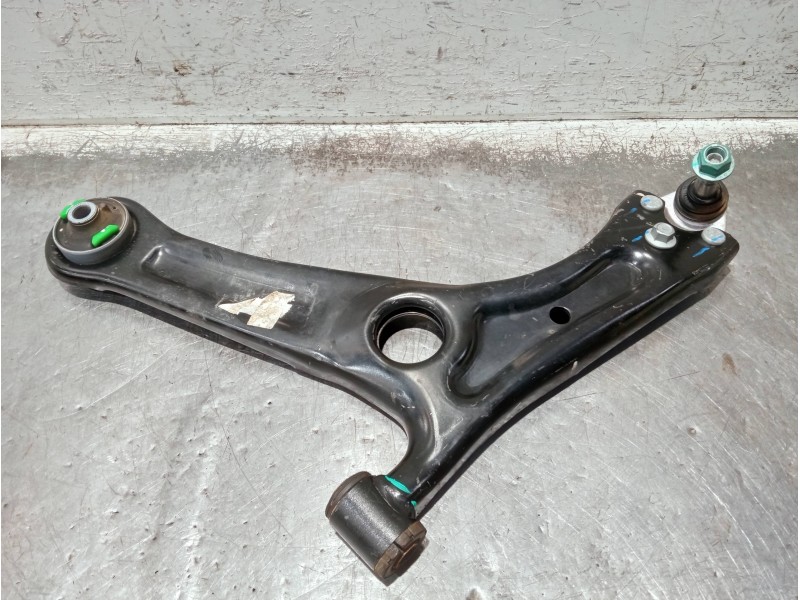 Recambio de brazo suspension inferior delantero izquierdo para omoda omoda5 referencia OEM IAM 202002561AA  