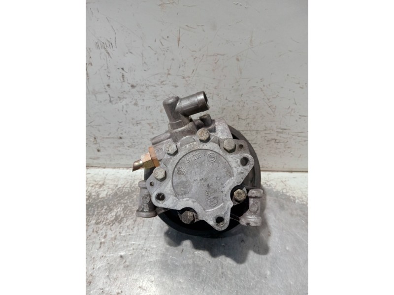 Recambio de bomba direccion para mercedes clase c (w203) berlina referencia OEM IAM A6112300115  