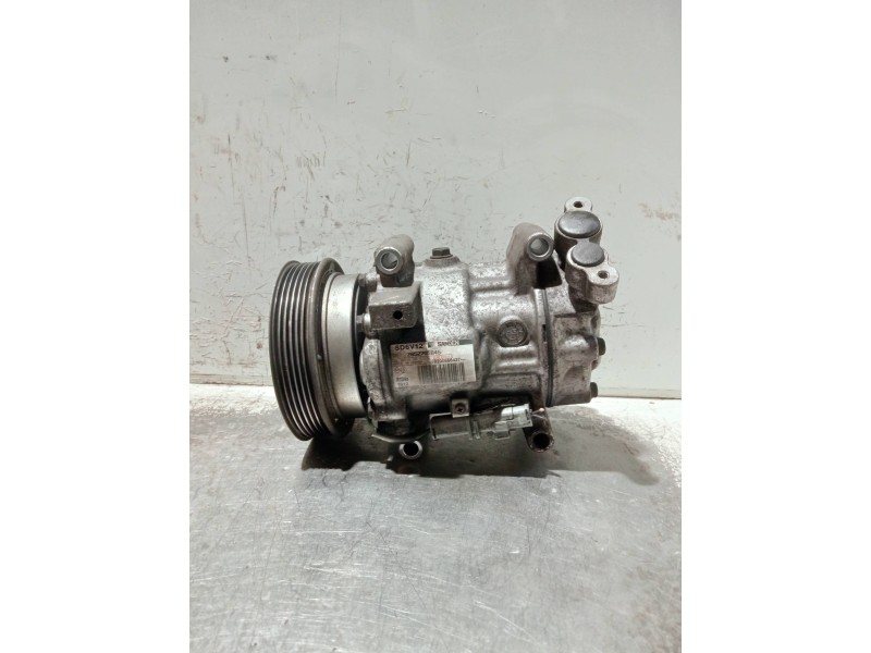 Recambio de compresor aire acondicionado para renault clio iii referencia OEM IAM 8200866437  