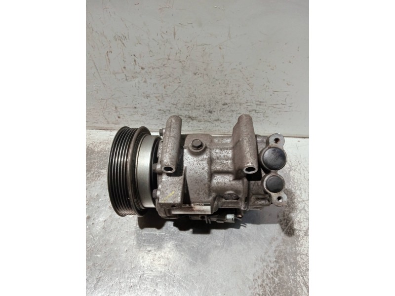 Recambio de compresor aire acondicionado para renault clio iii referencia OEM IAM 8200866437  
